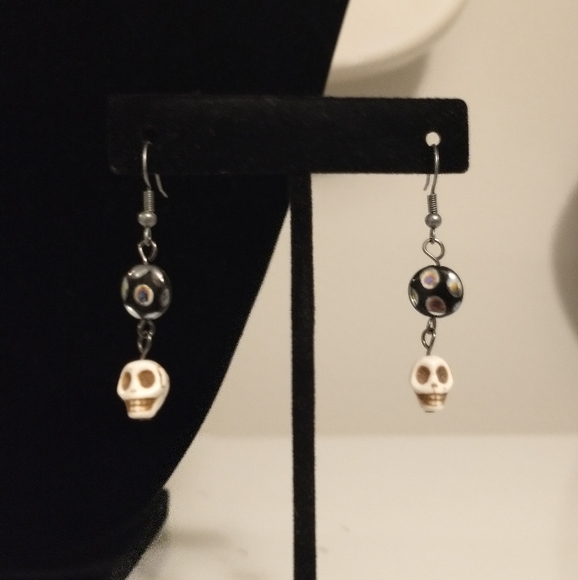 Earrings - Picture 4 of 5